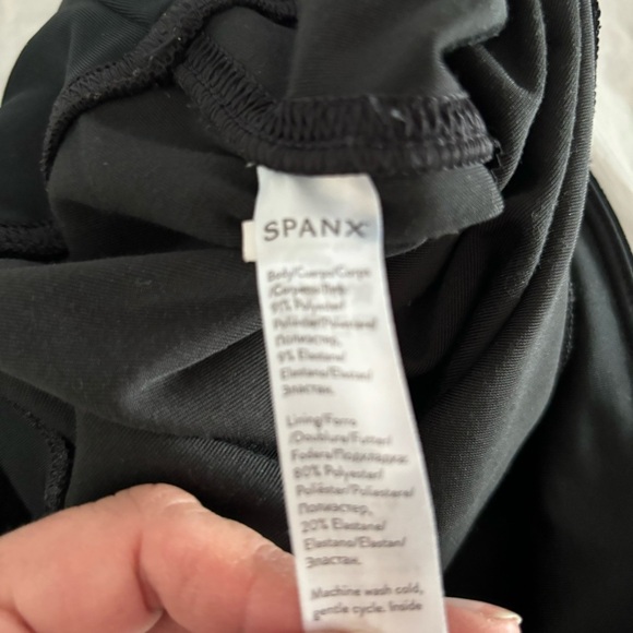 NWOT SPANX VELVET LEGGINGS Black SZ S /P. - Picture 4 of 10